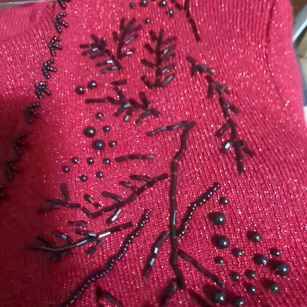 ❤️🖤Dress Barn Red Black Beaded Designs Pullover V-Neck Sweater Long Sleeve - Picture 6 of 12
